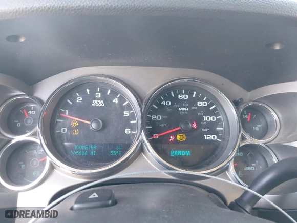 2010 Chevrolet Silverado 1500 LT with VIN 3GCRCSE00AG129825, listed as a IAAI auction lot 42003399 with 305,636 mi miles. Bid and sale history available at carsss.com. Image 7.