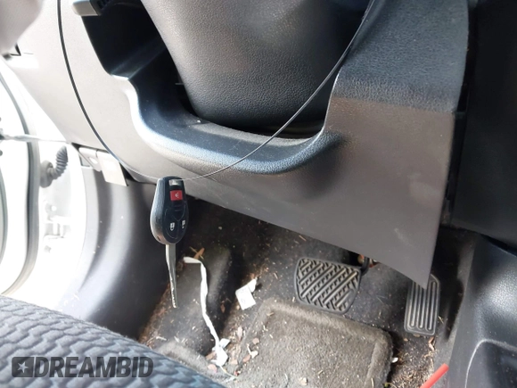 2016 Nissan Note S z VIN 3N1CE2CP0GL384560, wystawiony jako IAAI lot #41816395 z przebiegiem 96 941 mil mil oraz . Historia ofert i sprzedaży dostępna na DreamBid. Obrazek 11.