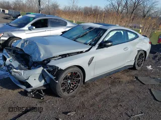2022 BMW M4 Competition xDrive with VIN WBS43AZ04NCJ28077, listed as a IAAI auction lot 41183055 with 21,210 mi miles. Bid and sale history available at carsss.com. Image 2.