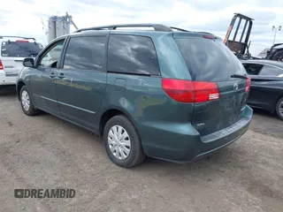2005 Toyota Sienna CE with VIN 5TDZA23C55S280735, listed as a IAAI auction lot 42063994 with 201,883 mi miles. Bid and sale history available at carsss.com. Image 3.