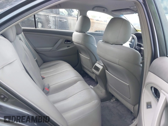 2011 Toyota Camry LE z VIN 4T1BF3EK6BU664247, wystawiony jako IAAI lot #42298606 z przebiegiem Nie podano mil oraz . Historia ofert i sprzedaży dostępna na DreamBid. Obrazek 8.