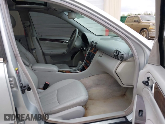 2007 Mercedes-Benz C 280 Luxury with VIN WDBRF92H07F876411, listed as a IAAI auction lot 41942611 with 250,976 mi miles and . Bid and sale history available at DreamBid. Image 5.