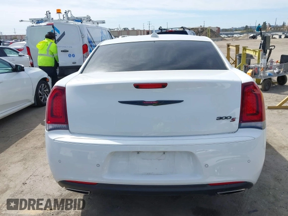 2021 Chrysler 300 with VIN 2C3CCABG5MH533004, listed as a IAAI auction lot 41916640 with 72,720 mi miles. Bid and sale history available at carsss.com. Image 17.