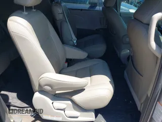2015 Toyota Sienna XLE with VIN 5TDYK3DC0FS555636, listed as a IAAI auction lot 42099577 with 114,975 mi miles. Bid and sale history available at carsss.com. Image 8.