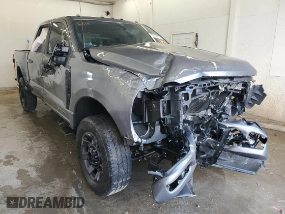 2024 Ford F-250 XL with VIN 1FT8W2BT4REF94743, listed as a Copart auction lot 59032215 with 6,661 mi miles and Salvage title. Bid and sale history available at DreamBid. Image 4.