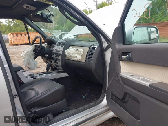 2010 Mercury Mariner Premier с VIN 4M2CN8HG4AKJ03226, выставлен на аукционе IAAI как лот 42494511 с пробегом 104 221 миль миль и . История ставок и продаж доступна на DreamBid. Изображение 5.