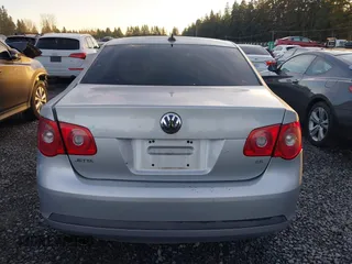 2007 Volkswagen Jetta 2.5 z VIN 3VWRG71K37M029136, wystawiony jako IAAI lot #41291108 z przebiegiem 219 980 mil mil oraz . Historia ofert i sprzedaży dostępna na DreamBid. Obrazek 16.