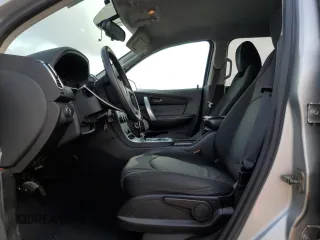 2010 GMC Acadia SL with VIN 1GKLVKED2AJ101076, listed as a Copart auction lot 86073224 with 104,258 mi miles and Salvage Title. Bid and sale history available at carsss.com. Image 7.