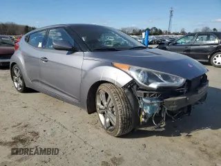 2016 Hyundai Veloster z VIN KMHTC6AD3GU293108, wystawiony jako Copart lot #47107635 z przebiegiem 97 731 mil mil oraz Szkoda całkowita • Salvage title. Historia ofert i sprzedaży dostępna na DreamBid. Obrazek 4.
