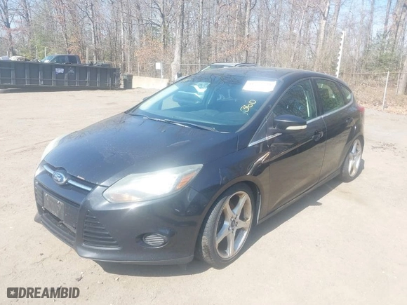 2012 Ford Focus Titanium with VIN 1FAHP3N25CL428522, listed as a IAAI auction lot 41773538 with NaN miles. Bid and sale history available at carsss.com. Image 2.