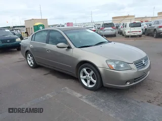 2005 Nissan Altima SE z VIN 1N4BL11EX5C161029, wystawiony jako IAAI lot #42044113 z przebiegiem 124 313 mil mil oraz . Historia ofert i sprzedaży dostępna na DreamBid. Obrazek 1.