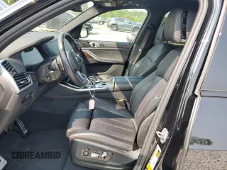 2021 BMW X5 xDrive40i with VIN 5UXCR6C07M9H68711, listed as a Copart auction lot 58984535 with 35,826 mi miles and Salvage title. Bid and sale history available at DreamBid. Image 7.