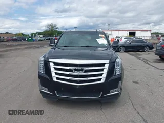 2020 Cadillac Escalade ESV Luxury z VIN 1GYS3HKJ2LR183819, wystawiony jako IAAI lot #42333418 z przebiegiem 89 864 mil mil oraz . Historia ofert i sprzedaży dostępna na DreamBid. Obrazek 12.