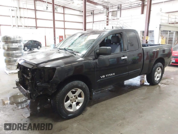 2006 Nissan Titan XE z VIN 1N6AA06B36N561375, wystawiony jako IAAI lot #42055054 z przebiegiem 160 381 mil mil oraz . Historia ofert i sprzedaży dostępna na DreamBid. Obrazek 2.