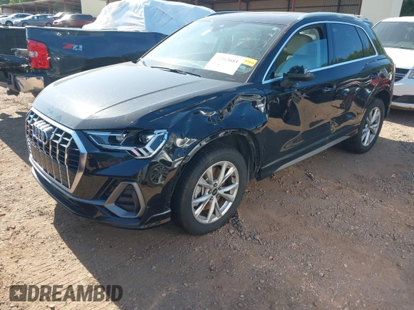 2024 Audi Q3 S line Premium z VIN WA1DECF35R1095131, wystawiony jako IAAI lot #42313681 z przebiegiem 31 510 mil mil oraz . Historia ofert i sprzedaży dostępna na DreamBid. Obrazek 2.