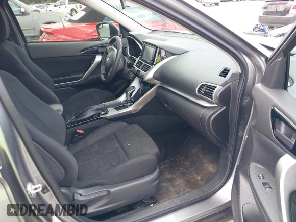 2019 Mitsubishi Eclipse Cross ES z VIN JA4AS3AA5KZ037531, wystawiony jako IAAI lot #39976804 z przebiegiem 80 040 mil mil oraz . Historia ofert i sprzedaży dostępna na DreamBid. Obrazek 5.