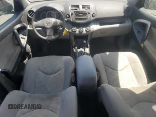 2010 Toyota RAV4 z VIN 2T3ZF4DV0AW050199, wystawiony jako Copart lot #63526535 z przebiegiem 127 022 mil mil oraz Szkoda całkowita • Salvage title. Historia ofert i sprzedaży dostępna na DreamBid. Obrazek 8.