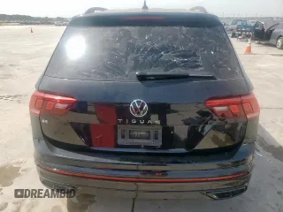 2024 Volkswagen Tiguan SE R-Line Black z VIN 3VVCB7AX8RM156729, wystawiony jako Copart lot #57147405 z przebiegiem 6 390 mil mil oraz Szkoda całkowita • Salvage title. Historia ofert i sprzedaży dostępna na DreamBid. Obrazek 6.