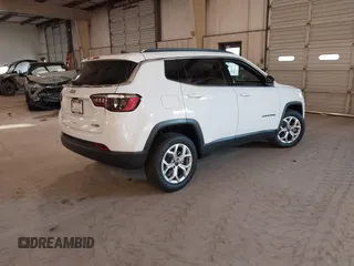 2025 Jeep Compass Latitude with VIN 3C4NJDBNXST535796, listed as a IAAI auction lot 41776776 with 1,037 mi miles and . Bid and sale history available at DreamBid. Image 4.