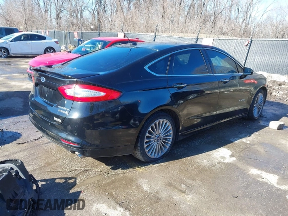 2013 Ford Fusion Titanium Hybrid with VIN 3FA6P0RU5DR339716, listed as a IAAI auction lot 41405835 with 197,840 mi miles. Bid and sale history available at carsss.com. Image 4.