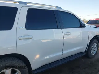 2018 Toyota Sequoia SR5 with VIN 5TDBY5G1XJS156509, listed as a IAAI auction lot 41723819 with 54,261 mi miles. Bid and sale history available at carsss.com. Image 14.