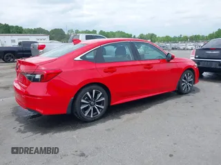 2024 Honda Civic EX z VIN 2HGFE1F77RH328841, wystawiony jako IAAI lot #42085858 z przebiegiem 31 636 mil mil oraz . Historia ofert i sprzedaży dostępna na DreamBid. Obrazek 4.