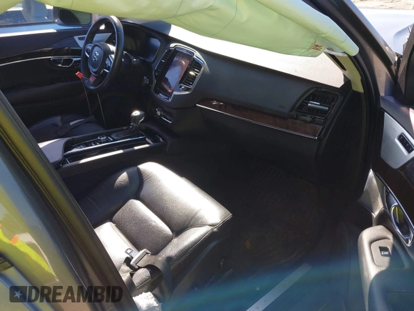 2016 Volvo XC90 T6 Momentum with VIN YV4A22PK9G1040905, listed as a IAAI auction lot 41864439 with 132,550 mi miles. Bid and sale history available at carsss.com. Image 5.