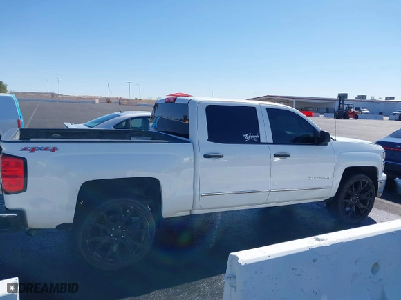 2014 Chevrolet Silverado 1500 LT with VIN 3GCUKRECXEG548397, listed as a IAAI auction lot 41746858 with 215,490 mi miles. Bid and sale history available at carsss.com. Image 13.