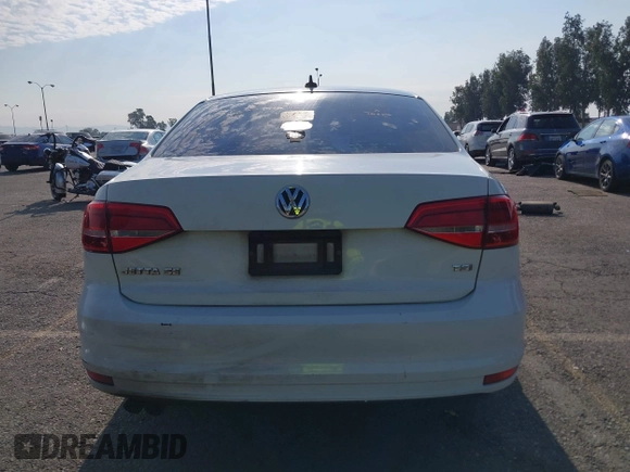 2015 Volkswagen Jetta SE with VIN 3VWD17AJ5FM258354, listed as a IAAI auction lot 42709041 with 191,338 mi miles and . Bid and sale history available at DreamBid. Image 16.