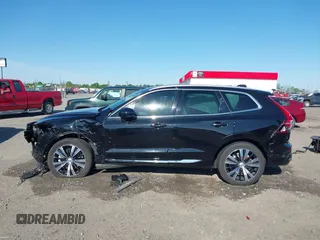 2022 Volvo XC60 Inscription z VIN YV4062RL2N1065356, wystawiony jako IAAI lot #41989735 z przebiegiem 17 013 mil mil oraz . Historia ofert i sprzedaży dostępna na DreamBid. Obrazek 14.