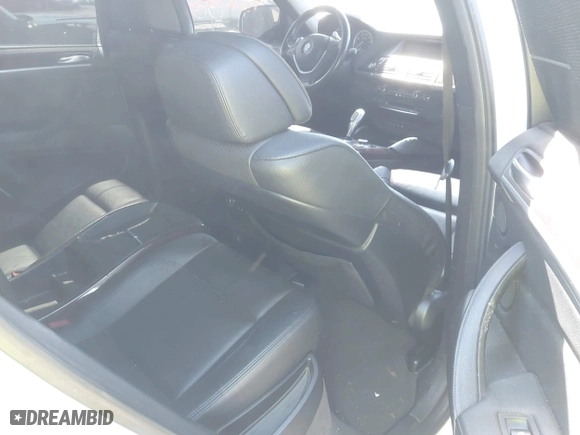 2011 BMW X6 35i with VIN 5UXFG2C58BLX07890, listed as a IAAI auction lot 42067800 with 144,367 mi miles. Bid and sale history available at carsss.com. Image 8.
