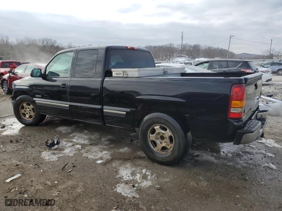 1999 Chevrolet Silverado 1500 LS with VIN 2GCEC19T3X1138386, listed as a Copart auction lot 41630275 with 124,217 mi miles and Salvage Title. Bid and sale history available at carsss.com. Image 2.
