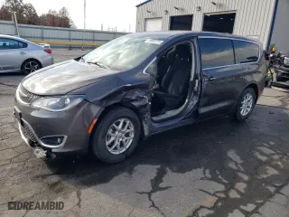 2020 Chrysler Pacifica Touring with VIN 2C4RC1FGXLR237579, listed as a Copart auction lot 78061274 with 94,672 mi miles and Salvage Title. Bid and sale history available at carsss.com. Image 1.