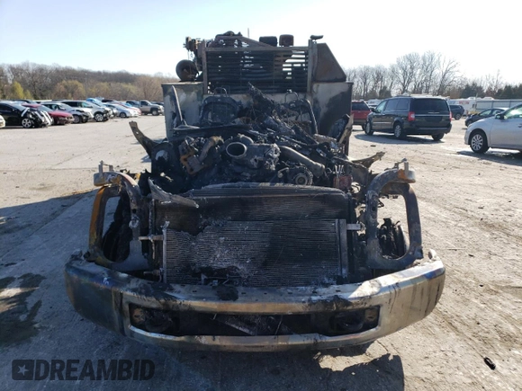 2019 Ford F-350 XL z VIN 1FD8X3HT6KED71440, wystawiony jako Copart lot #46765714 z przebiegiem Nie podano mil oraz Nie do naprawy • Non repairable. Historia ofert i sprzedaży dostępna na DreamBid. Obrazek 5.