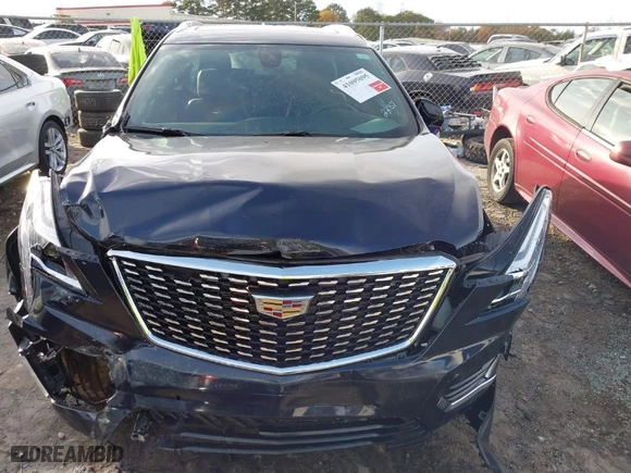 2021 Cadillac XT5 AWD Premium Luxury with VIN 1GYKNDRS5MZ122287, listed as a IAAI auction lot 41095095 with 40,230 mi miles. Bid and sale history available at carsss.com. Image 6.