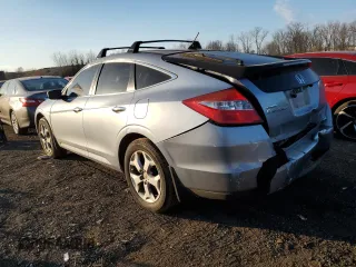 2010 Honda Accord Crosstour EX-L with VIN 5J6TF2H5XAL000833, listed as a Copart auction lot 80645504 with 220,290 mi miles and Salvage Title. Bid and sale history available at carsss.com. Image 2.