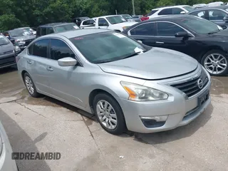 2015 Nissan Altima S z VIN 1N4AL3AP6FN372890, wystawiony jako IAAI lot #42493788 z przebiegiem 137 470 mil mil oraz . Historia ofert i sprzedaży dostępna na DreamBid. Obrazek 1.