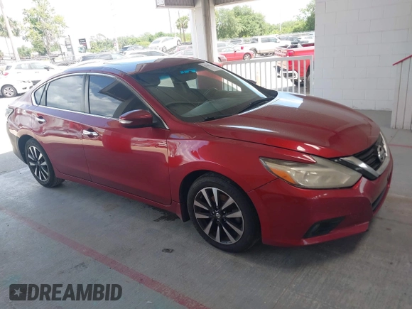 2018 Nissan Altima 2.5 S with VIN 1N4AL3AP5JC212083, listed as a IAAI auction lot 42181501 with 112,031 mi miles. Bid and sale history available at carsss.com. Image 1.