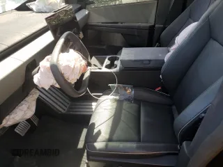 2024 Tesla Cybertruck Cyberbeast z VIN 7G2CEHEE0RA030822, wystawiony jako Copart lot #57177875 z przebiegiem 14 625 mil mil oraz Szkody całkowita. Historia ofert i sprzedaży dostępna na DreamBid. Obrazek 7.