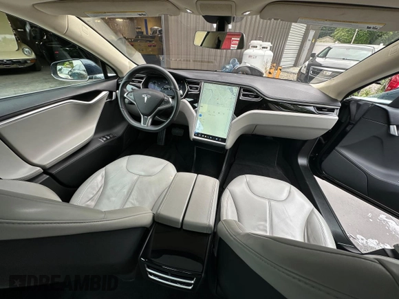 2014 Tesla Model S 60 with VIN 5YJSA1H14EFP41320, listed as a Copart auction lot 61816795 with 176,055 mi miles and Clean title. Bid and sale history available at DreamBid. Image 9.