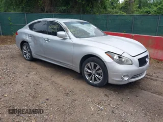 2013 Infiniti M with VIN JN1BY1AR3DM601425, listed as a IAAI auction lot 42238952 with 180,023 mi miles and . Bid and sale history available at DreamBid. Image 1.