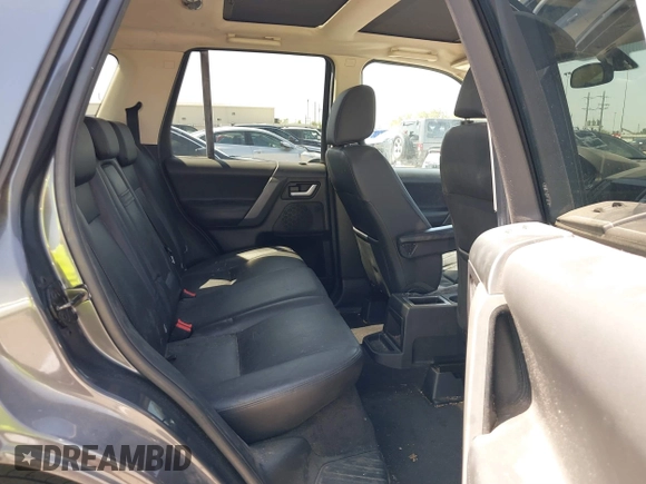 2010 Land Rover LR2 HSE z VIN SALFR2BN4AH180051, wystawiony jako IAAI lot #41830326 z przebiegiem 219 727 mil mil oraz . Historia ofert i sprzedaży dostępna na DreamBid. Obrazek 8.