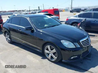 2011 Mercedes-Benz E-Class E 350 Luxury with VIN WDDHF5GB1BA273859, listed as a IAAI auction lot 39728548 with 132,537 mi miles. Bid and sale history available at carsss.com. Image 1.