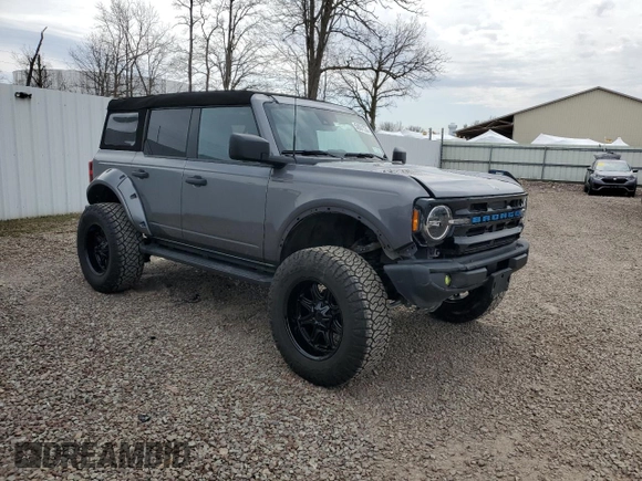 2023 Ford Bronco z VIN 1FMDE5DHXPLC10349, wystawiony jako Copart lot #53951735 z przebiegiem 8 931 mil mil oraz Szkoda całkowita • Salvage title. Historia ofert i sprzedaży dostępna na DreamBid. Obrazek 4.