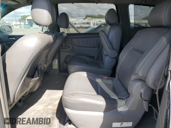 2004 Toyota Sienna XLE z VIN 5TDZA22C54S156657, wystawiony jako Copart lot #56952295 z przebiegiem 217 176 mil mil oraz Czysty tytuł • Clean title. Historia ofert i sprzedaży dostępna na DreamBid. Obrazek 11.