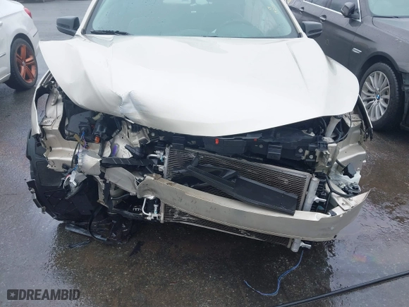 2013 Chevrolet Malibu LS with VIN 1G11B5SA2DF192101, listed as a IAAI auction lot 41572155 with 109,127 mi miles. Bid and sale history available at carsss.com. Image 6.