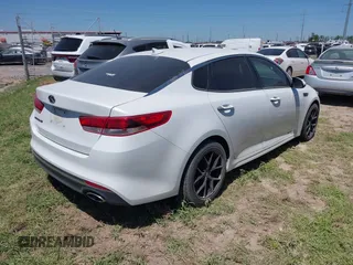 2016 Kia Optima LX z VIN 5XXGT4L30GG039814, wystawiony jako IAAI lot #41982126 z przebiegiem 70 854 mil mil oraz . Historia ofert i sprzedaży dostępna na DreamBid. Obrazek 4.