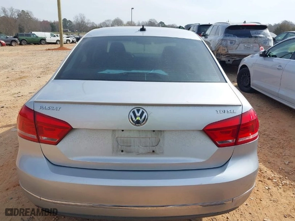 2012 Volkswagen Passat TDI SEL Premium with VIN 1VWCN7A31CC080506, listed as a IAAI auction lot 41792115 with 228,710 mi miles. Bid and sale history available at carsss.com. Image 16.