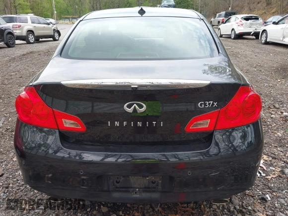 2013 Infiniti G37 x with VIN JN1CV6AR4DM751067, listed as a IAAI auction lot 42155084 with 101,640 mi miles. Bid and sale history available at carsss.com. Image 16.