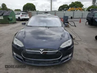 2014 Tesla Model S 60 with VIN 5YJSA1H16EFP51363, listed as a Copart auction lot 59960075 with 106,338 mi miles and Clean title. Bid and sale history available at DreamBid. Image 5.